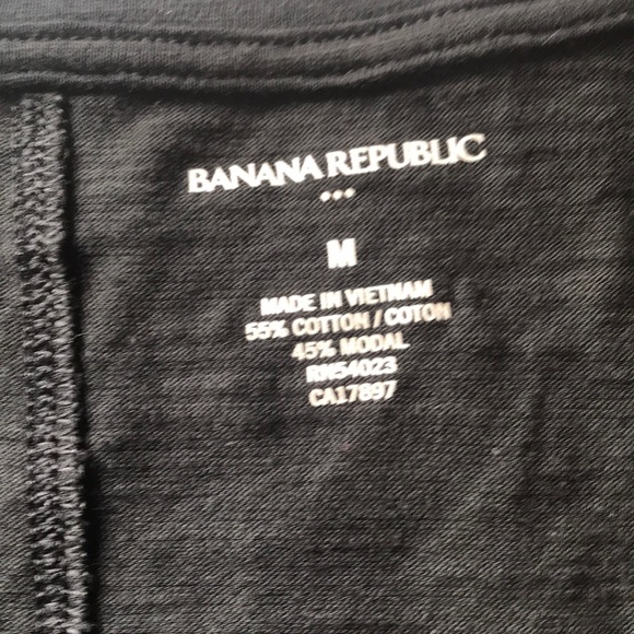 Banana Republic med tshirt - Picture 2 of 3